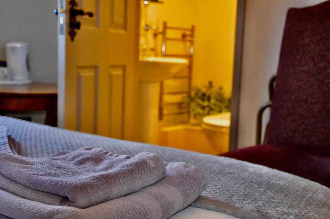 The Hollybush And Bed and breakfast 3*